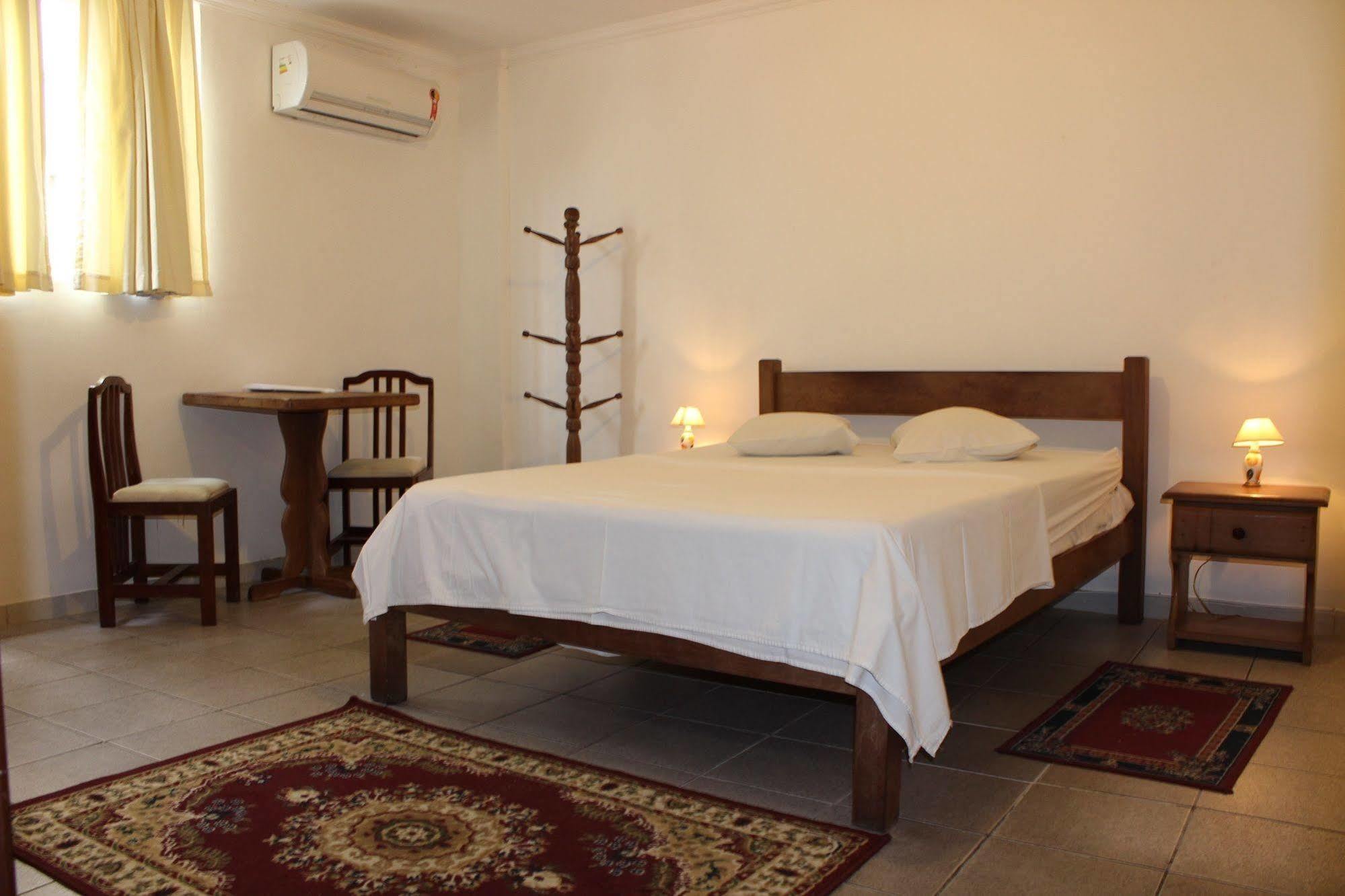 Hotel Pousada Da Praca Жабуатан-дус-Гуарарапис Экстерьер фото