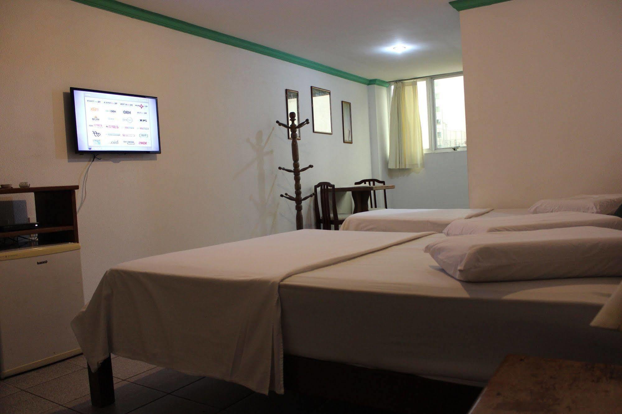 Hotel Pousada Da Praca Жабуатан-дус-Гуарарапис Экстерьер фото