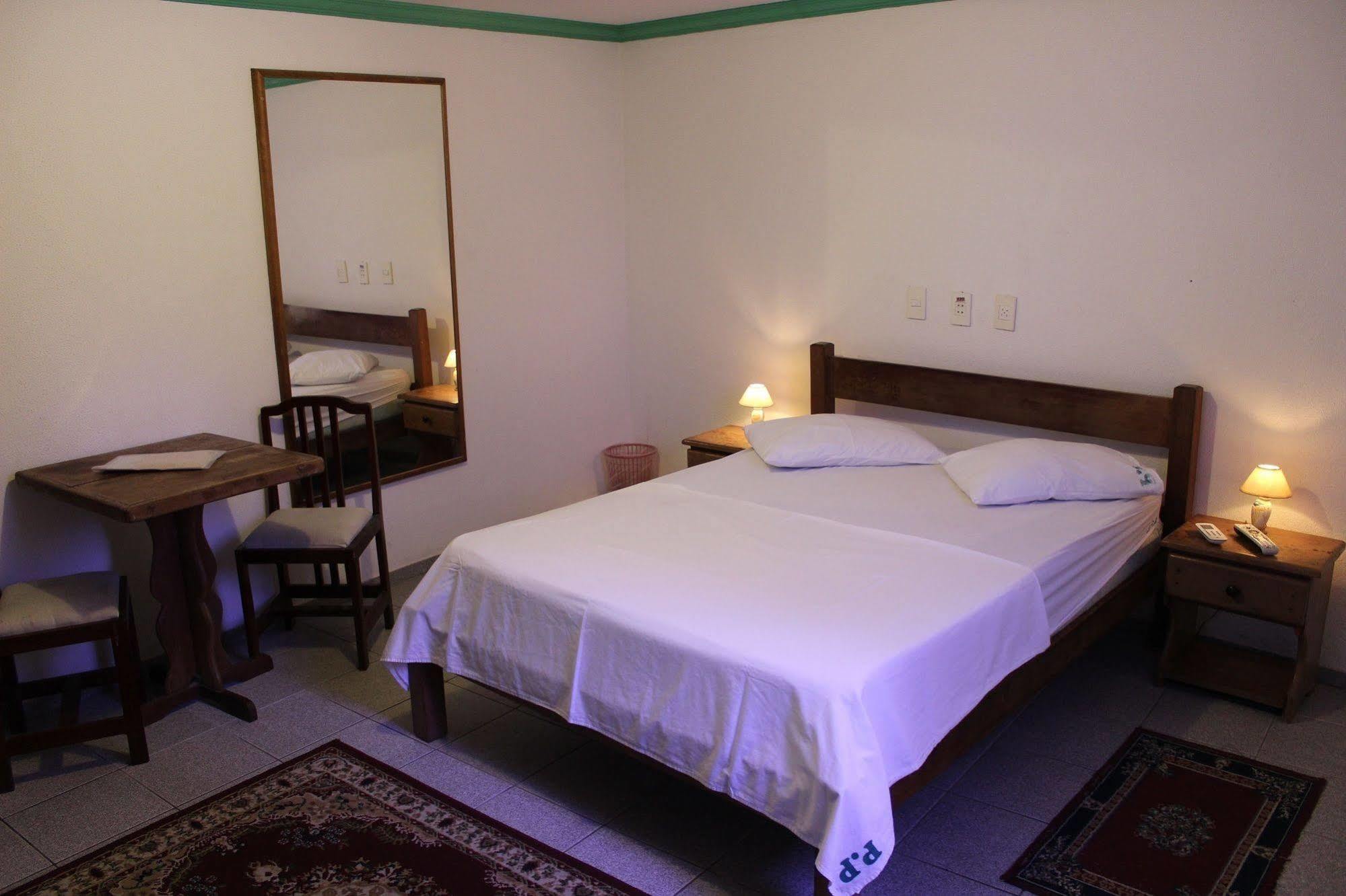 Hotel Pousada Da Praca Жабуатан-дус-Гуарарапис Экстерьер фото