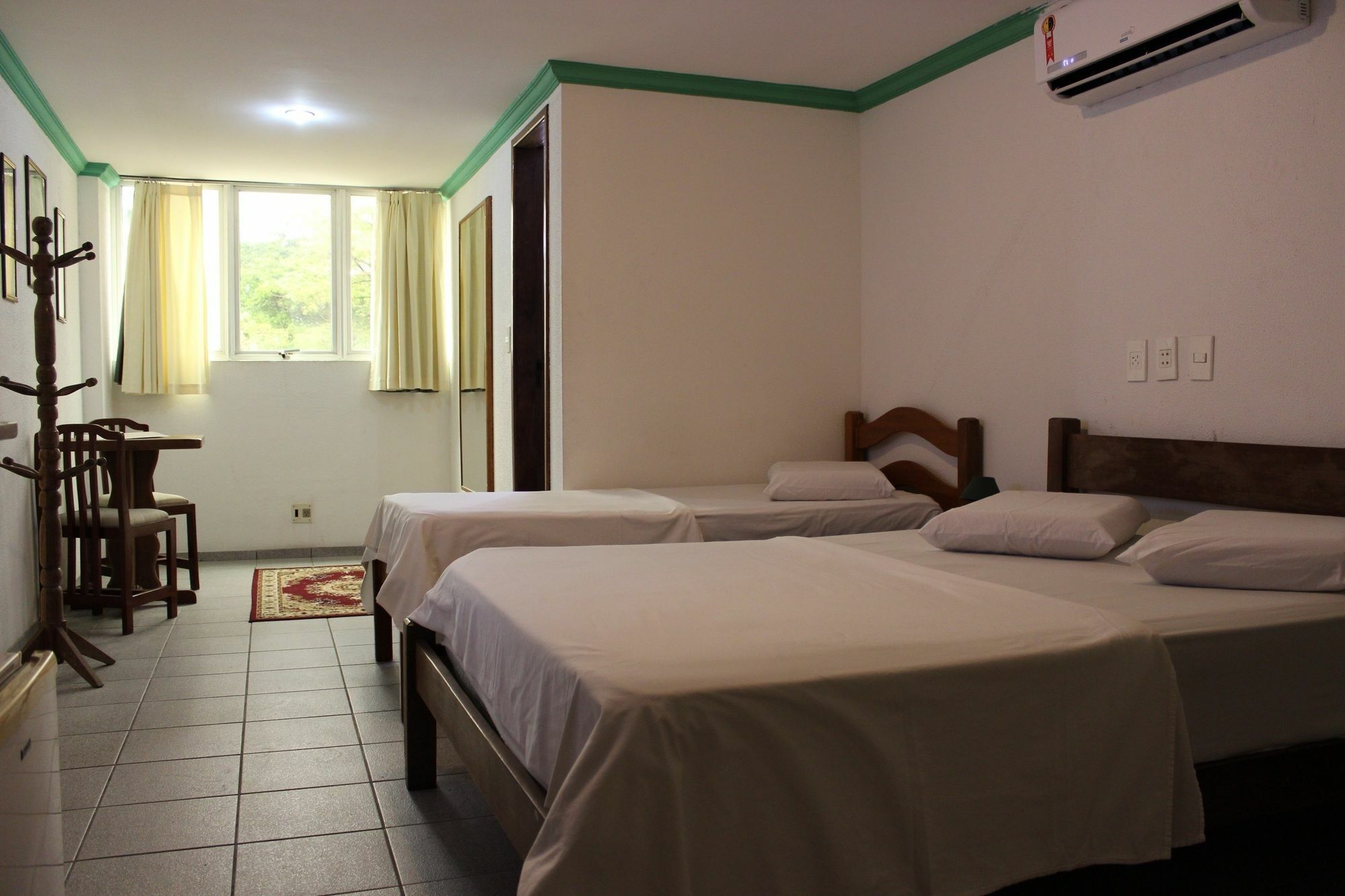 Hotel Pousada Da Praca Жабуатан-дус-Гуарарапис Экстерьер фото